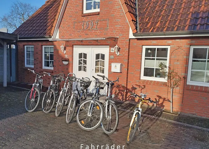 Nordseehaus Husum mit Fahrrädern